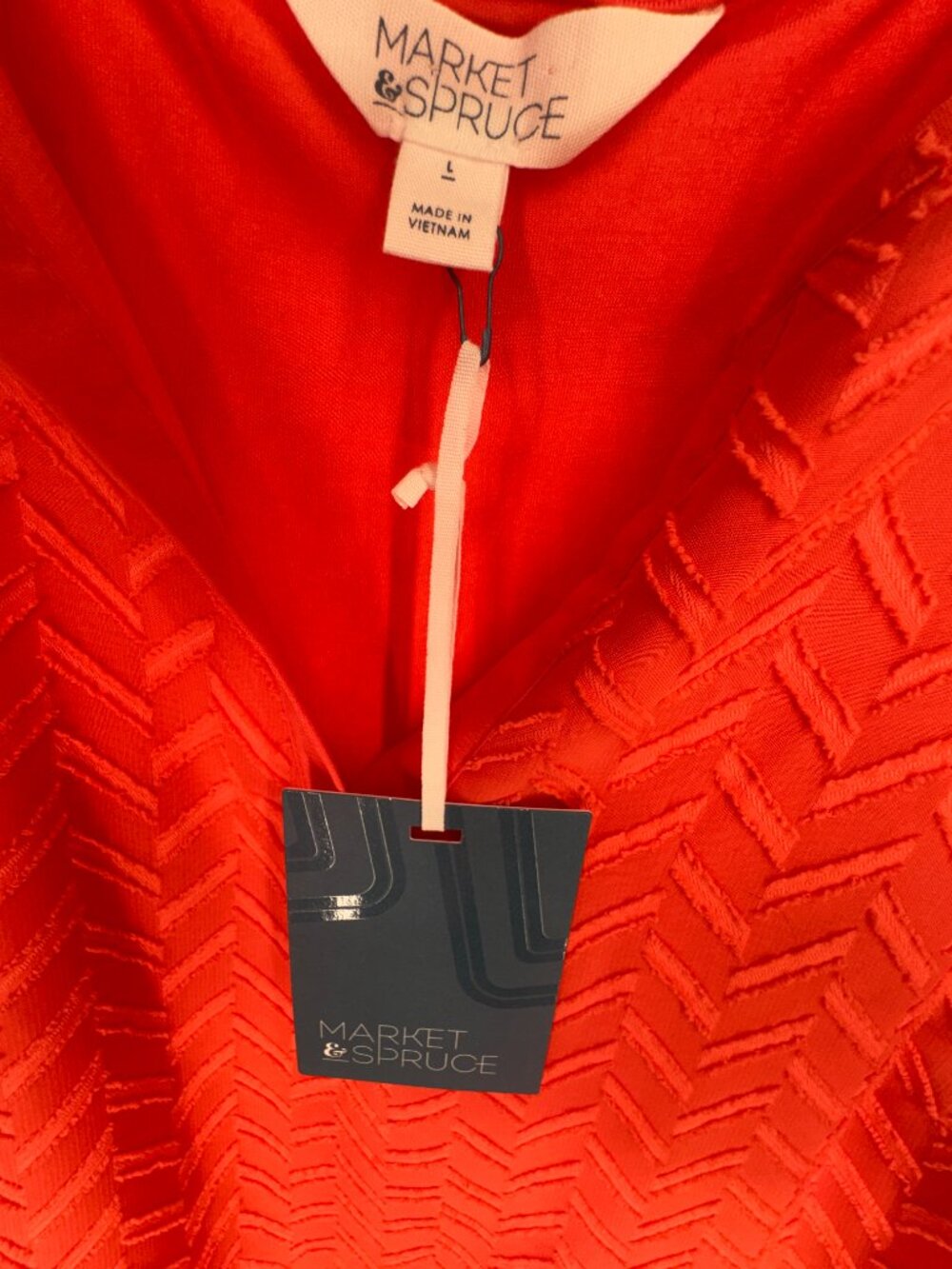 New Market & Spruce Ezide Sleeveless Blouse in Textured Coral - Picture 5 of 10